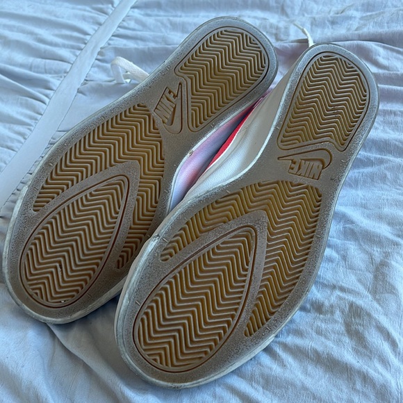 Nike low tops - Picture 7 of 8